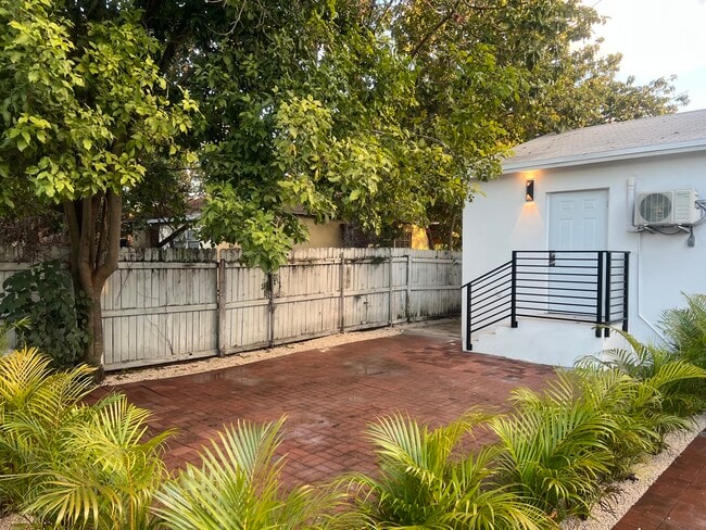 2331 NW 64th St