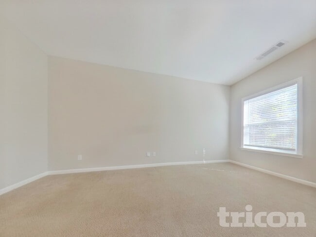 326 Augusta Woods Dr in Villa Rica, GA - Foto de edificio - Building Photo