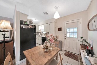 1104 Kinney Ave in Austin, TX - Foto de edificio - Building Photo
