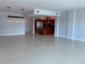 1090 NW N River Dr-Unit -404 in Miami, FL - Building Photo - Building Photo