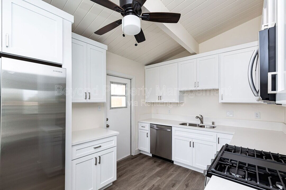 1405 Bush St in Oceanside, CA - Building Photo
