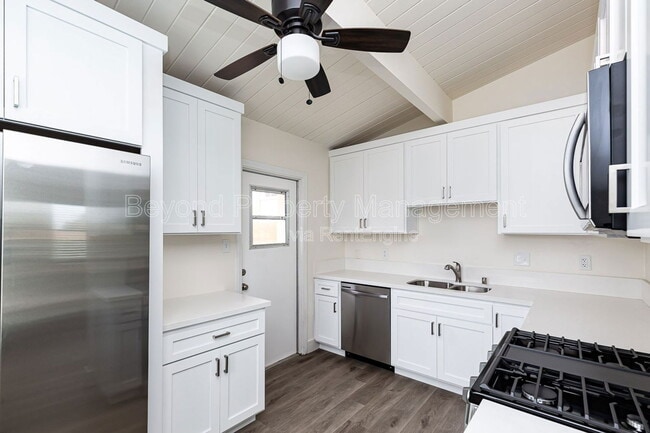 property at 1405 Bush St