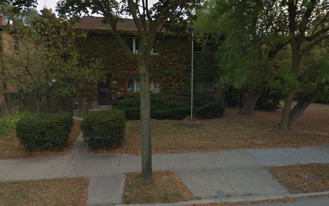 property at 2225 W Silver Spring Dr