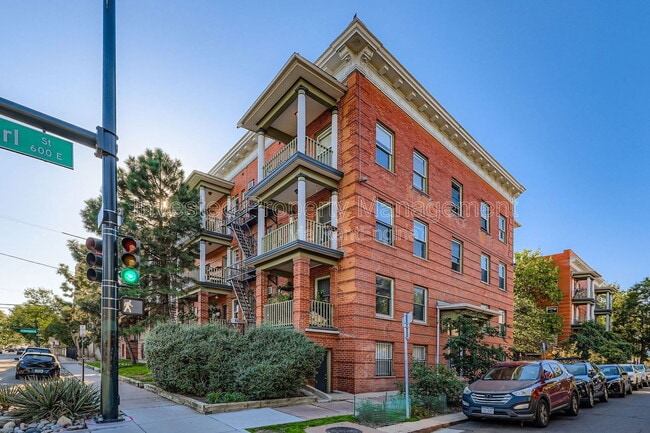 property at 1376 Pearl St