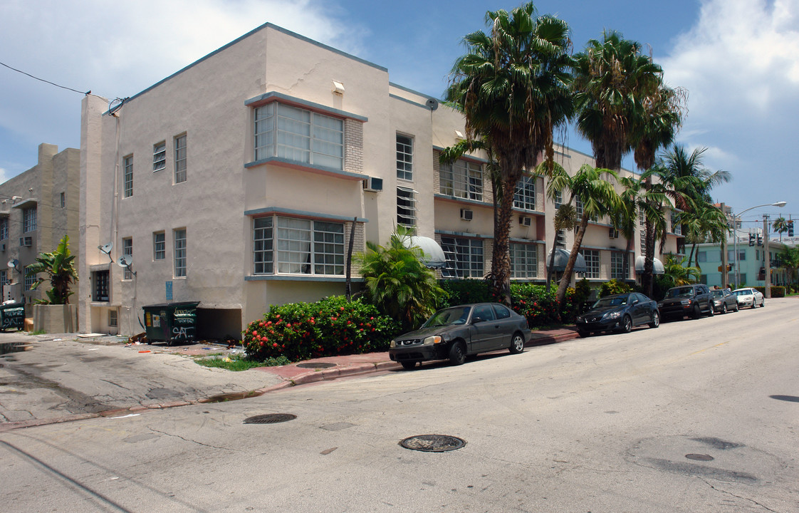 701-709 11th St in Miami Beach, FL - Foto de edificio