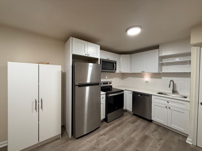 property at 1713 W Berks St