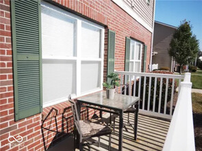 13249 Komatite Way in Fishers, IN - Foto de edificio - Building Photo