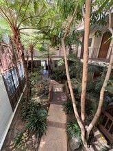 11939 Gorham Ave, Unit 207 in Los Angeles, CA - Foto de edificio - Building Photo