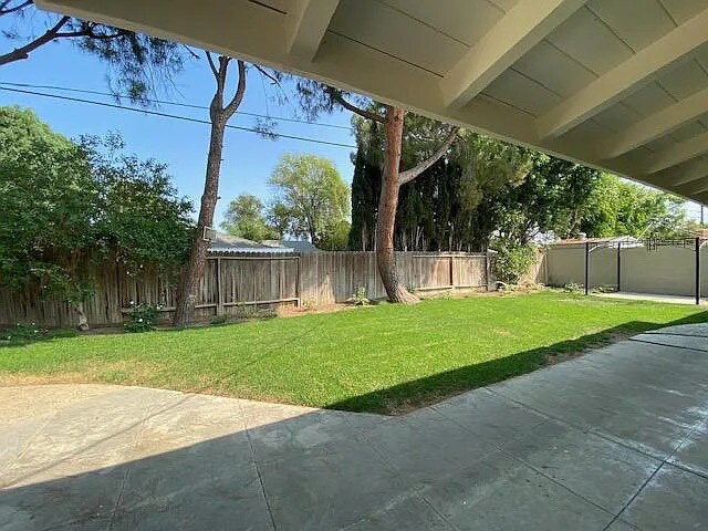 8554 Fullbright Ave in Los Angeles, CA - Foto de edificio