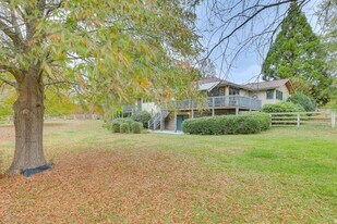 189 Flint Ridge Rd in Siler City, NC - Building Photo