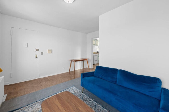 402 E 11th St in New York, NY - Building Photo - Building Photo