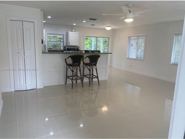 5237 Warren St in Naples, FL - Building Photo - Building Photo