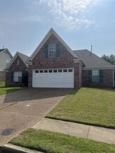 1072 Red Fern Cir E in Cordova, TN - Foto de edificio - Building Photo