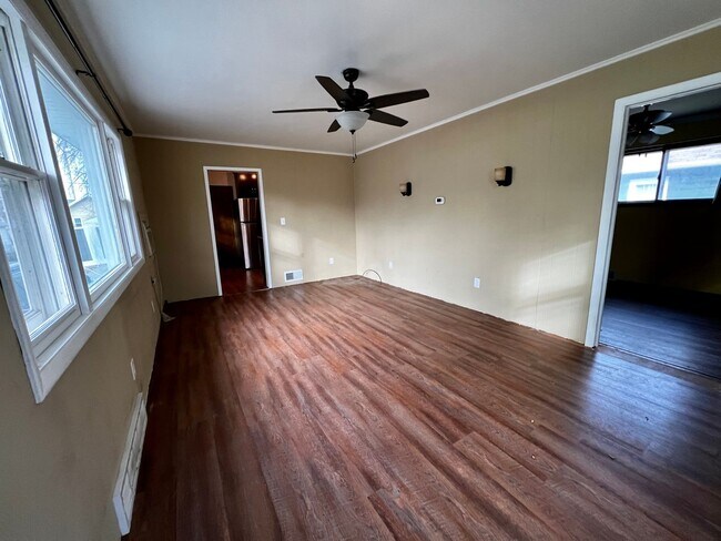 609 Maple St in Neenah, WI - Building Photo - Building Photo