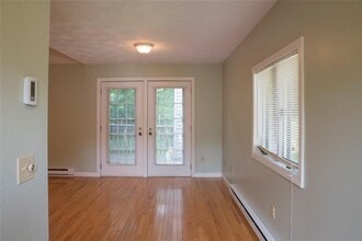 2840 Hartford Ave in Johnston, RI - Building Photo - Building Photo