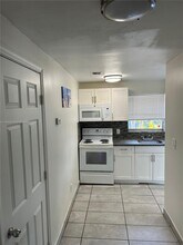 2615 NW 13th Ct in Fort Lauderdale, FL - Building Photo - Building Photo
