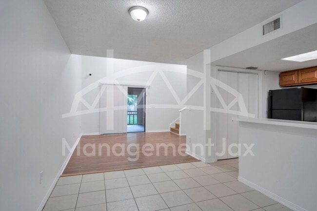 7621 Melissa Ct N in Jacksonville, FL - Building Photo - Building Photo