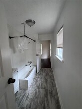 2611 Nettleton St in Houston, TX - Building Photo - Building Photo