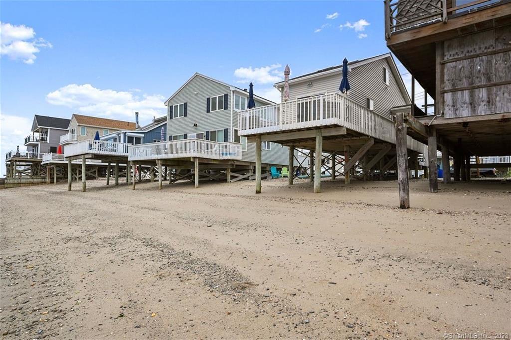 43 Shoreline Dr in Stratford, CT - Building Photo