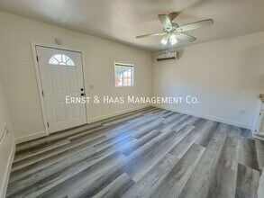 1039 E Ridgewood St in Long Beach, CA - Building Photo - Building Photo