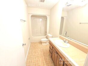 2410 Bear Creek Rd-Unit -E in Duncanville, AL - Foto de edificio - Building Photo