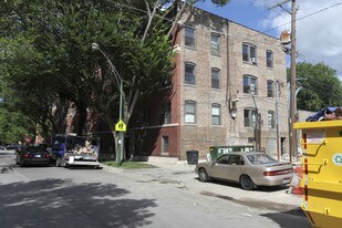 1518 W Belle Plaine Ave in Chicago, IL - Building Photo