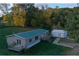 12601 County Rd 40 NE in Spicer, MN - Building Photo