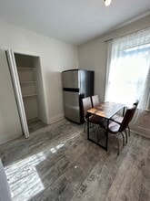 239 Queen St S in Hamilton, ON - Building Photo - Building Photo