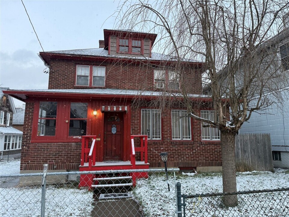 198 Chapin St in Binghamton, NY - Building Photo