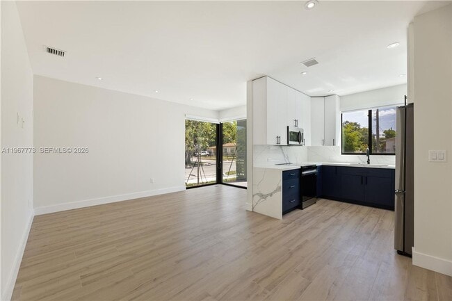 6852 NW 4th Ave in Miami, FL - Building Photo - Building Photo