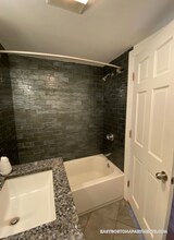 349 Sumner St, Unit 2 in Boston, MA - Foto de edificio - Building Photo