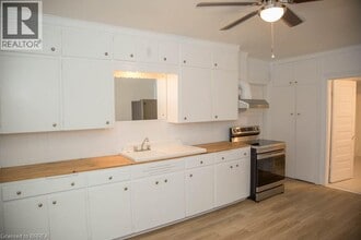 522 Colborne St in Brantford, ON - Building Photo - Building Photo