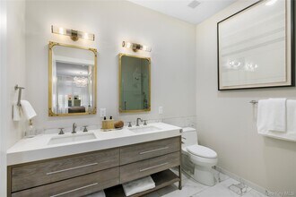 990 Corporate Dr in Westbury, NY - Building Photo - Building Photo