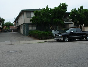 3765 Miramar Way in Santa Clara, CA - Foto de edificio - Building Photo