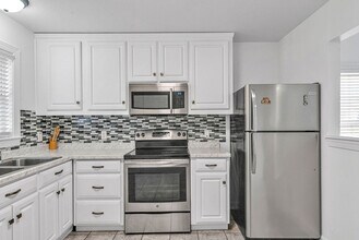 900 Springwood Dr in Jacksonville, NC - Building Photo - Building Photo