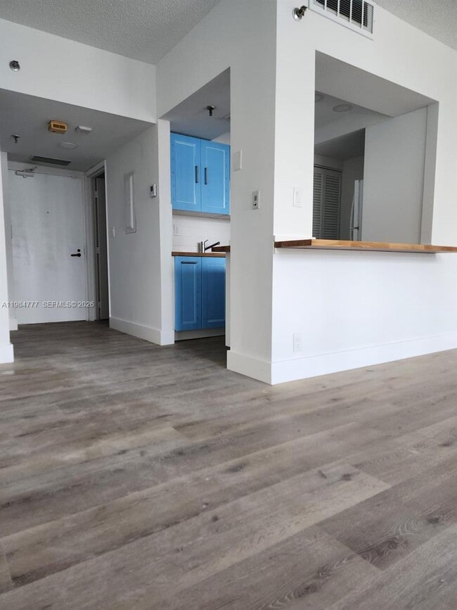 property at 520 Brickell Key Dr