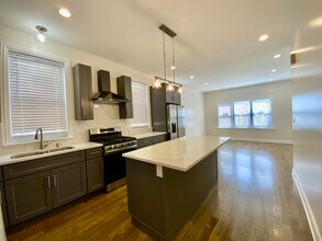 3426 W Melrose St in Chicago, IL - Building Photo - Building Photo