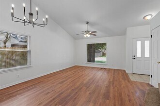 1516 White Oak Loop in Round Rock, TX - Building Photo - Building Photo