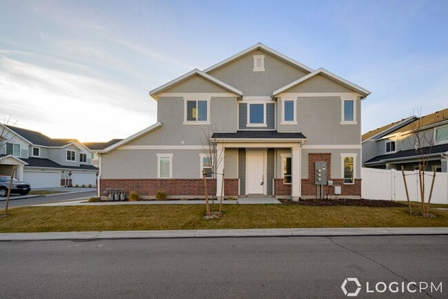 4234 W Palisade Park Ct in Riverton, UT - Building Photo - Building Photo