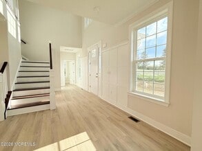 2011 Wander Ln in Englishtown, NJ - Foto de edificio - Building Photo