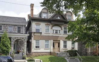 5541 Stanton Ave in Pittsburgh, PA - Building Photo