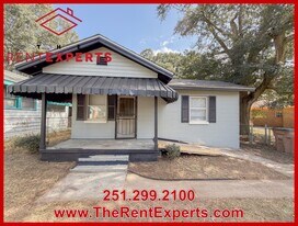556 Cedar Ave in Mobile, AL - Building Photo