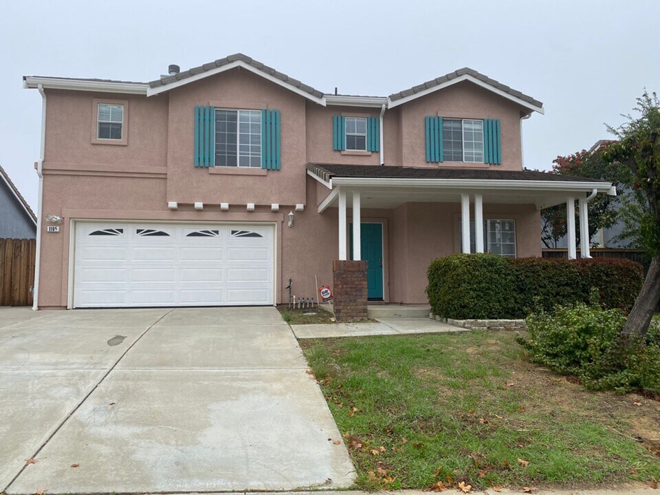 1105 Prewett Ranch Dr in Antioch, CA - Building Photo