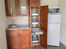 15121 SW 159th St in Miami, FL - Building Photo