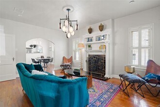 2106 Kenwood Ave in Austin, TX - Building Photo - Building Photo