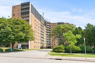 Lauzon Tower in Windsor, ON - Building Photo - Building Photo