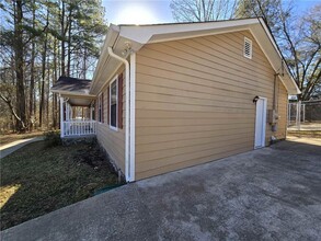 7846 Melanie Dr in Douglasville, GA - Building Photo - Building Photo