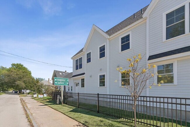 6 Hoxton Ln in Kennebunk, ME - Building Photo - Building Photo