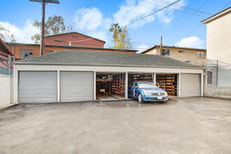 14716-14720 Victory Blvd in Van Nuys, CA - Building Photo - Building Photo