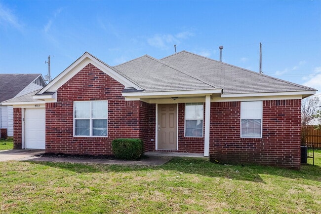 4551 Cedargreen Cove in Memphis, TN - Foto de edificio - Building Photo